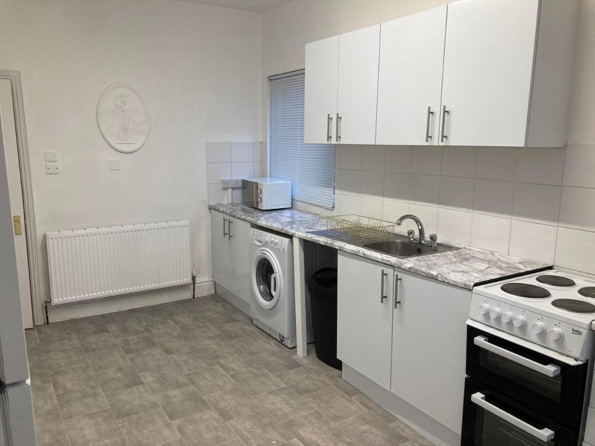 Agapi Apartment - Sea View Sleeps Ten Blackpool Exterior foto